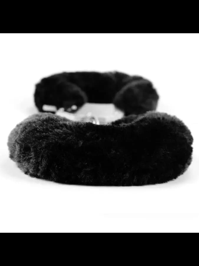 Металлические черные наручники с мехом Fetish Handcuffs — фото 2