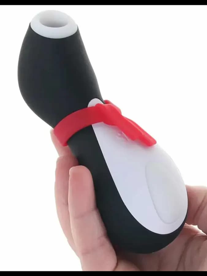 Вакуумный стимулятор клитора Penguin Новогодний пингвин